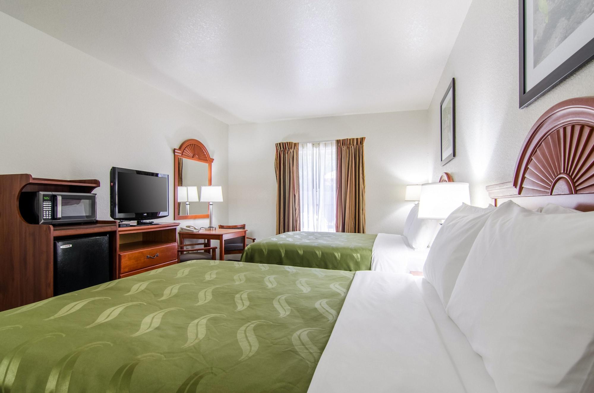 Quality Inn Junction City Near Fort Riley Екстер'єр фото