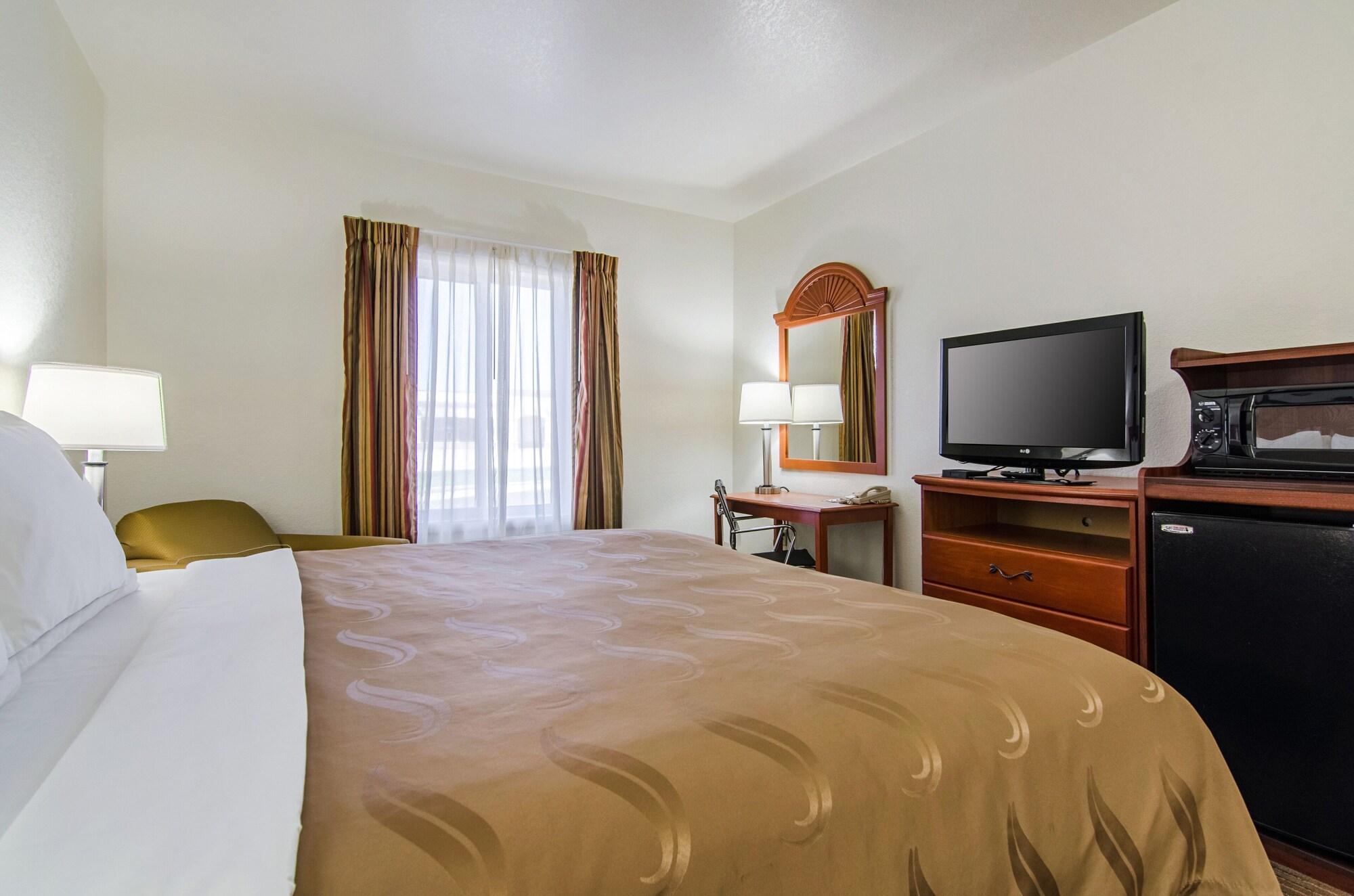 Quality Inn Junction City Near Fort Riley Екстер'єр фото