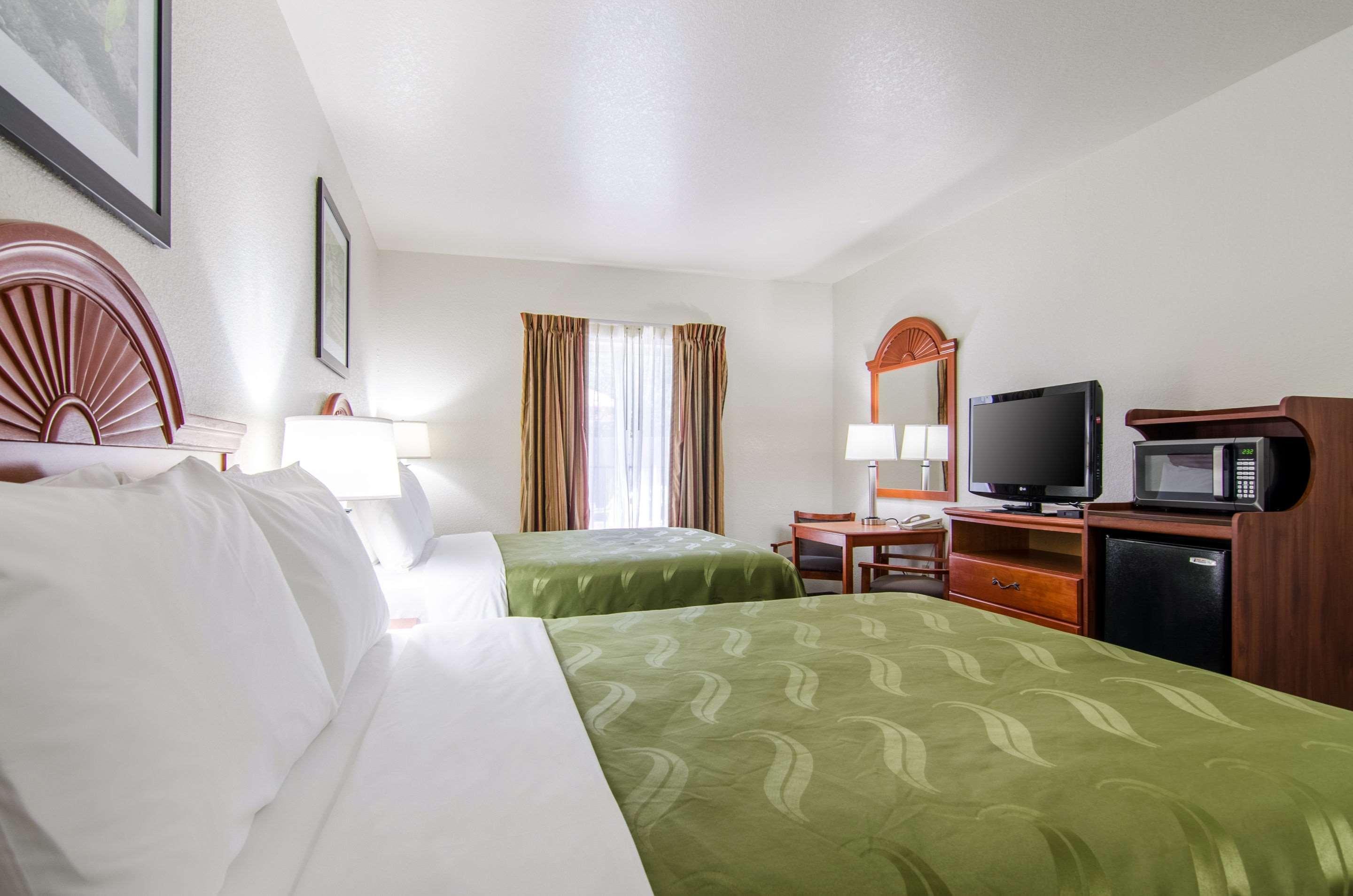 Quality Inn Junction City Near Fort Riley Екстер'єр фото