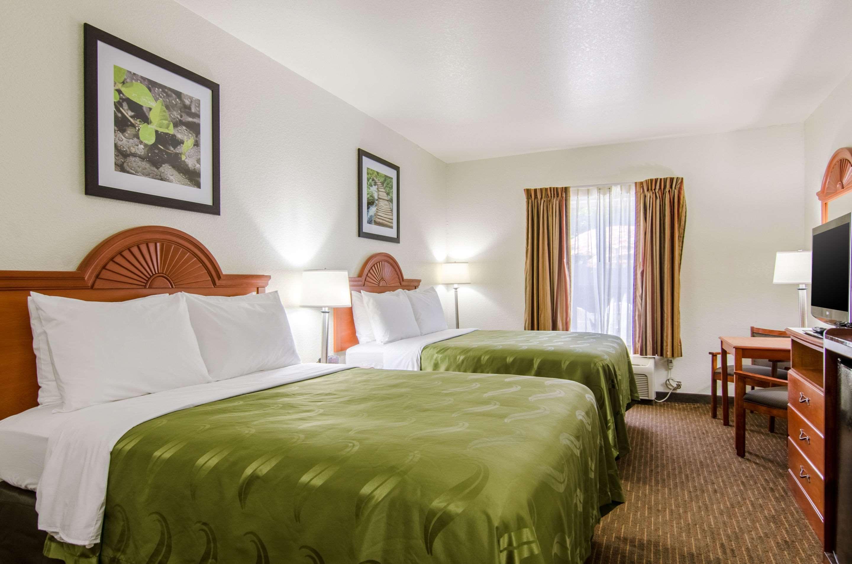 Quality Inn Junction City Near Fort Riley Екстер'єр фото