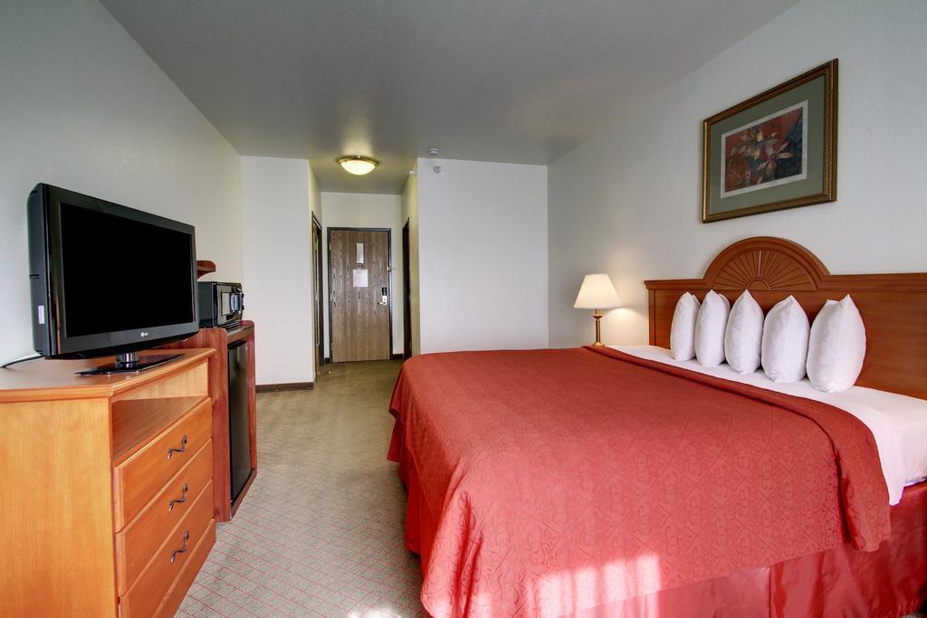 Quality Inn Junction City Near Fort Riley Екстер'єр фото