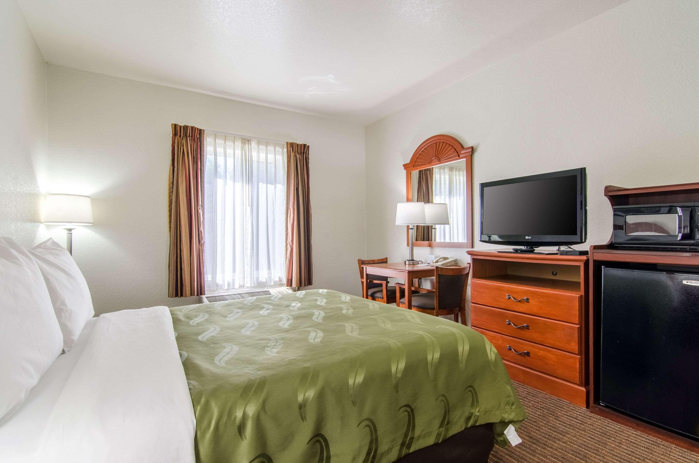 Quality Inn Junction City Near Fort Riley Екстер'єр фото