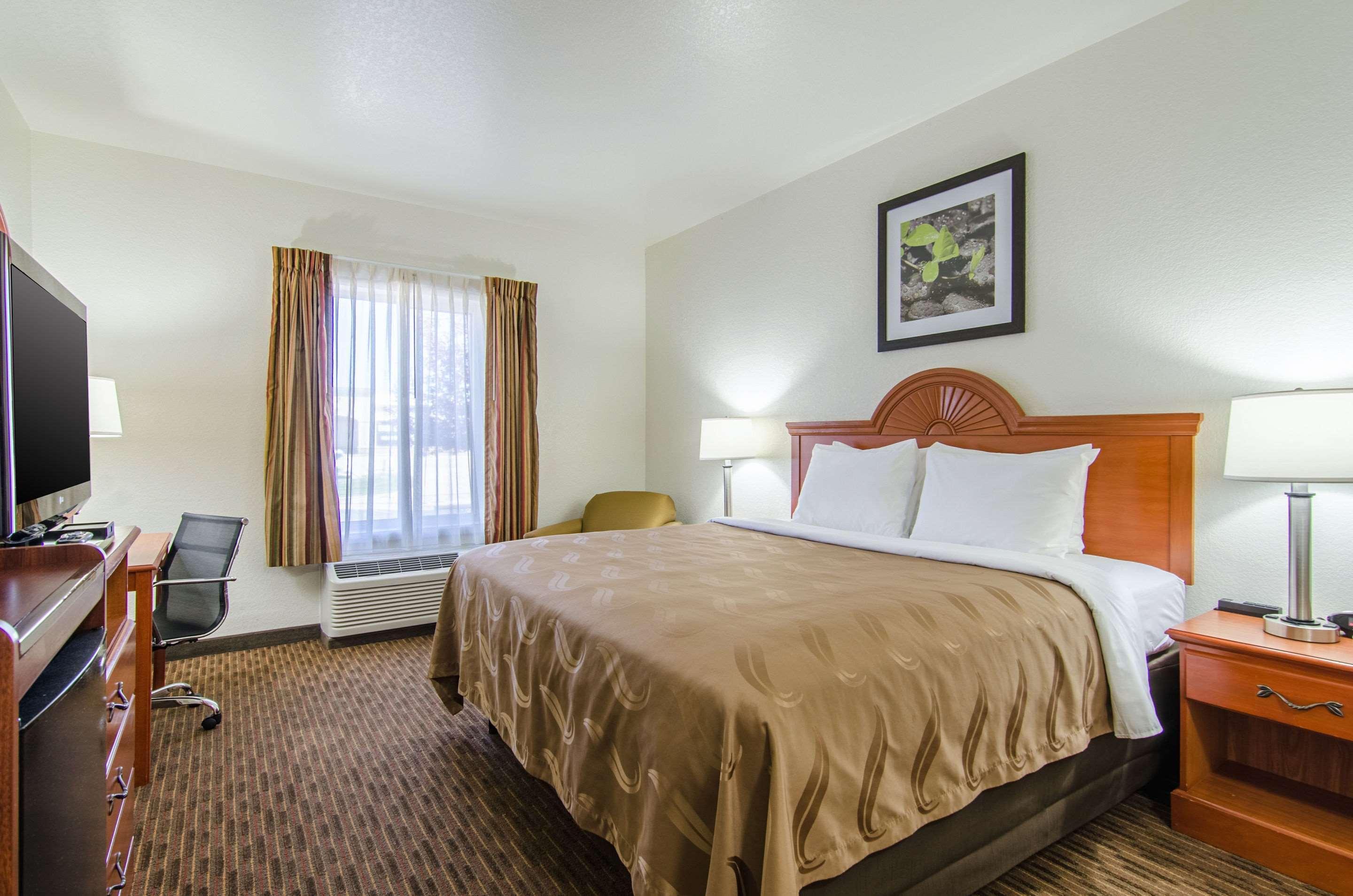 Quality Inn Junction City Near Fort Riley Екстер'єр фото