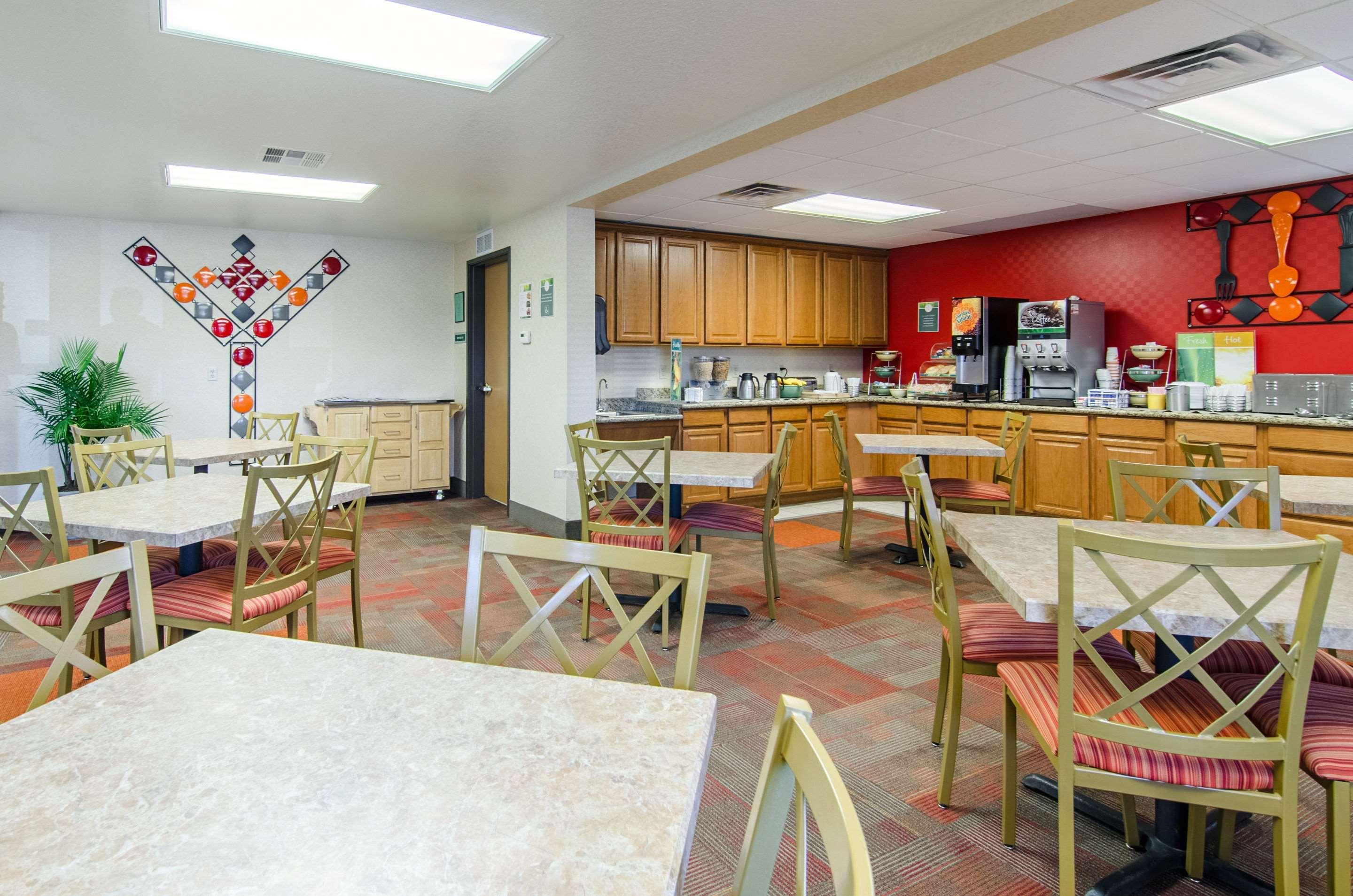 Quality Inn Junction City Near Fort Riley Екстер'єр фото
