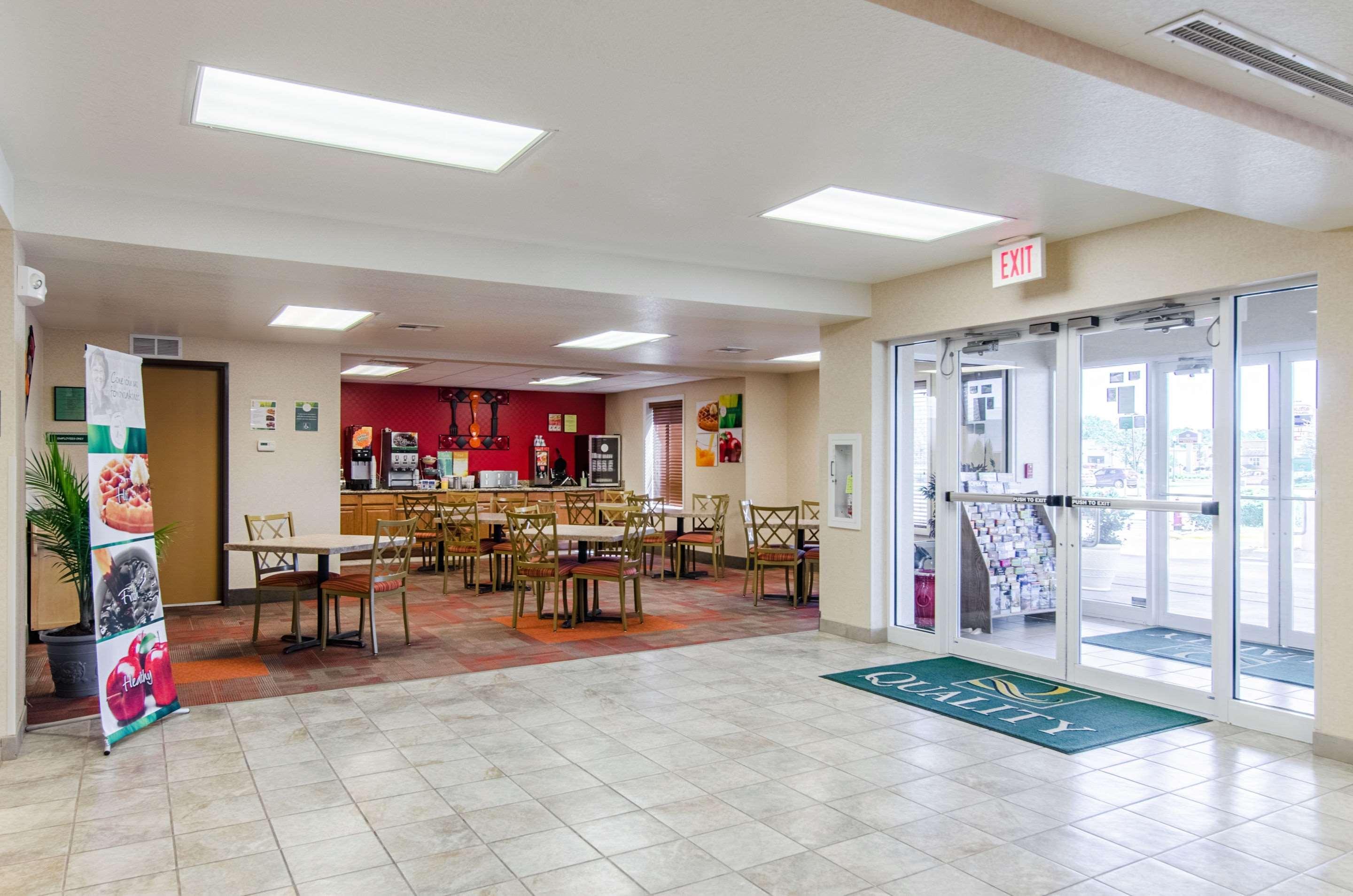 Quality Inn Junction City Near Fort Riley Екстер'єр фото