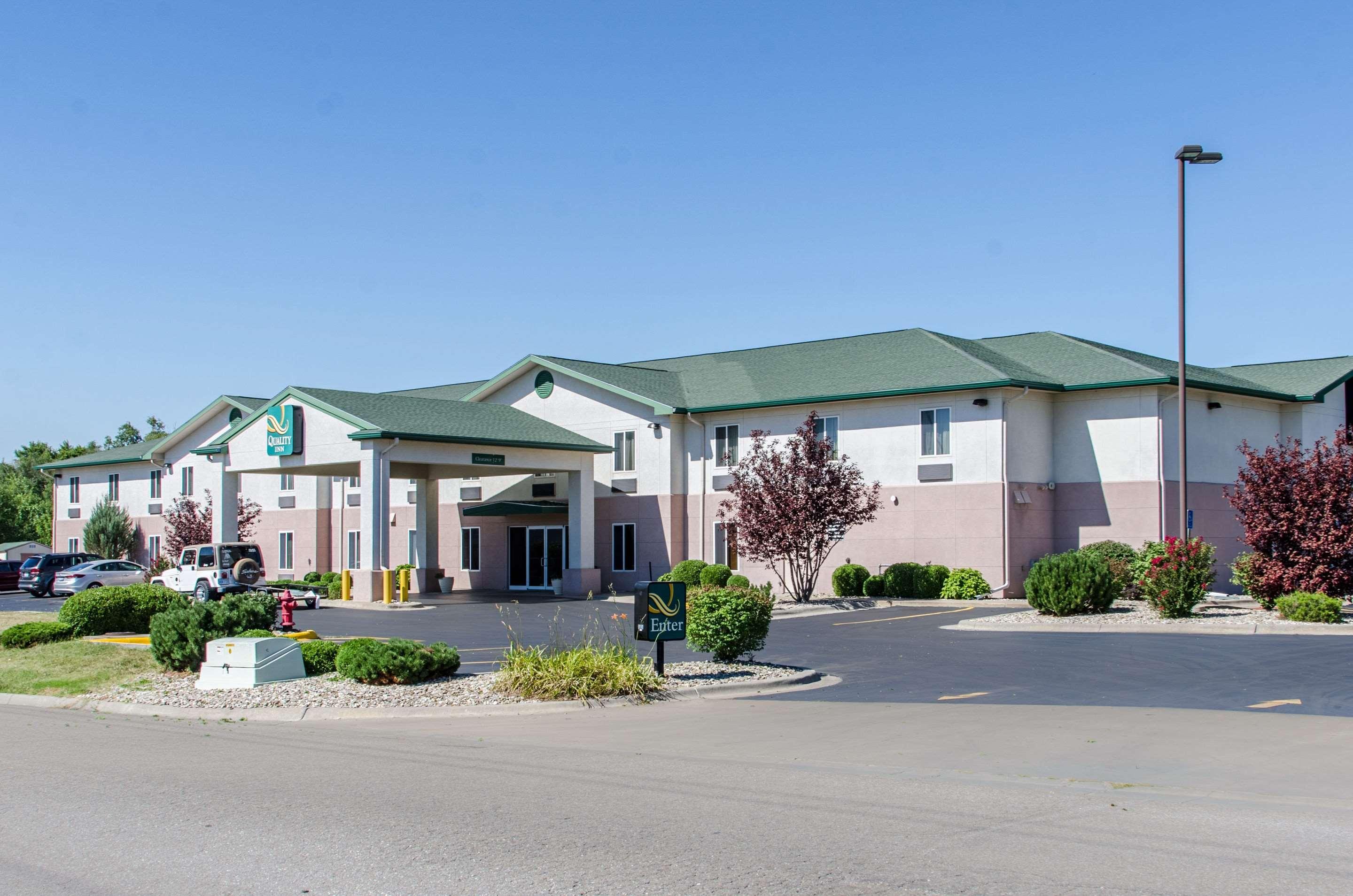 Quality Inn Junction City Near Fort Riley Екстер'єр фото