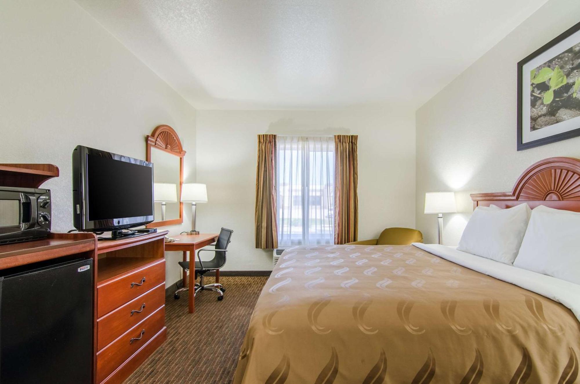 Quality Inn Junction City Near Fort Riley Екстер'єр фото