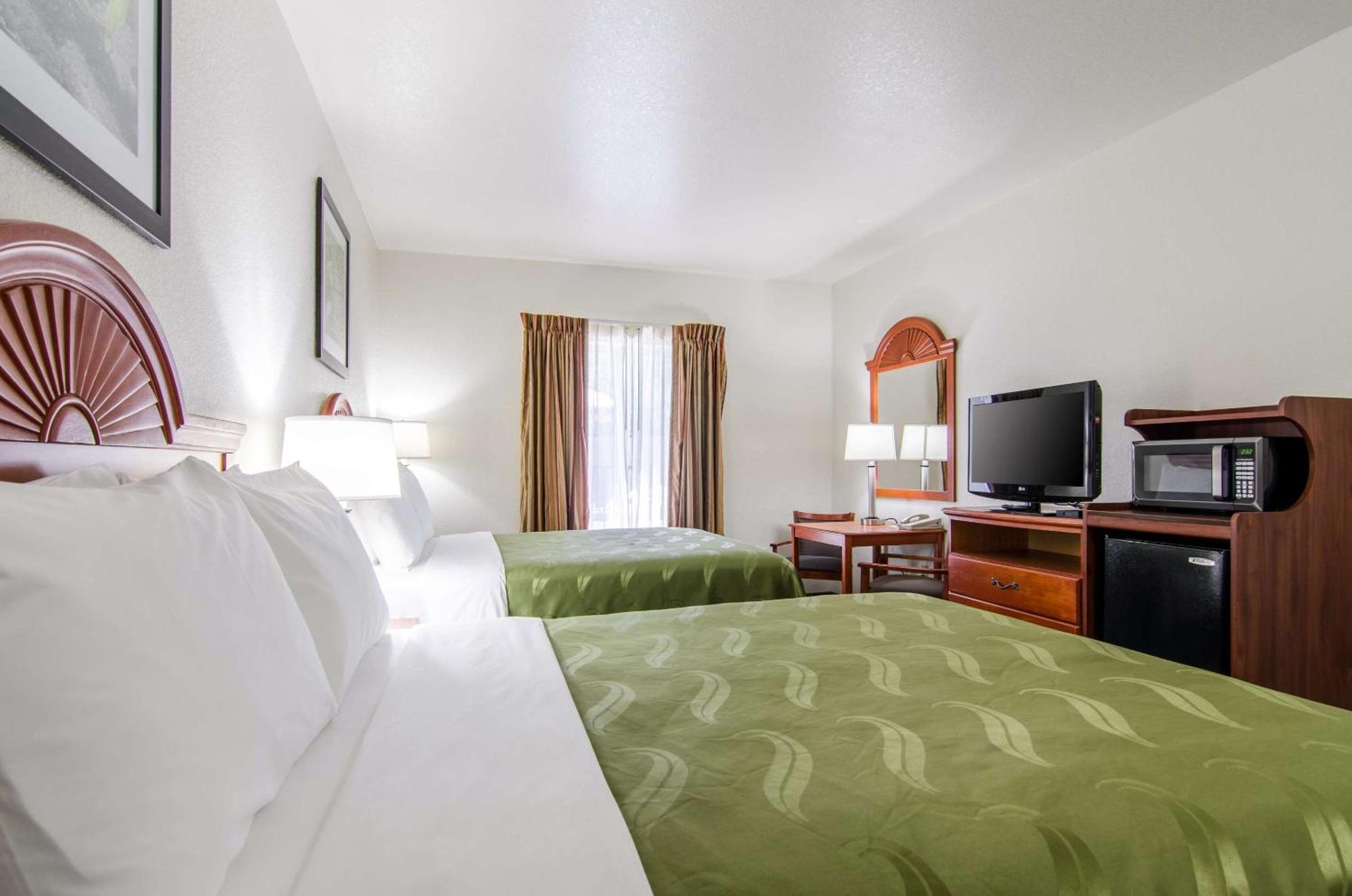 Quality Inn Junction City Near Fort Riley Екстер'єр фото